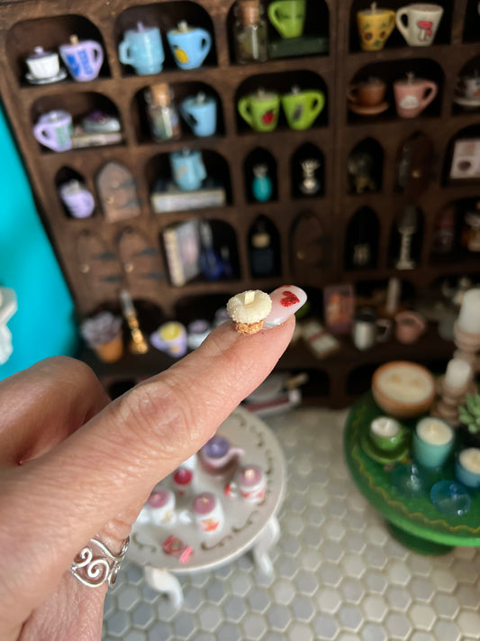 1:12 scale real miniature seashell and soy wax candles
